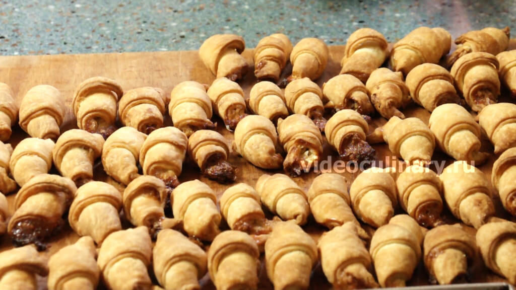 Рогалики песочные с орехами рецепт пошагово