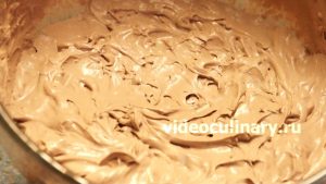 Различные рецепты шоколадного крема из сгущенки